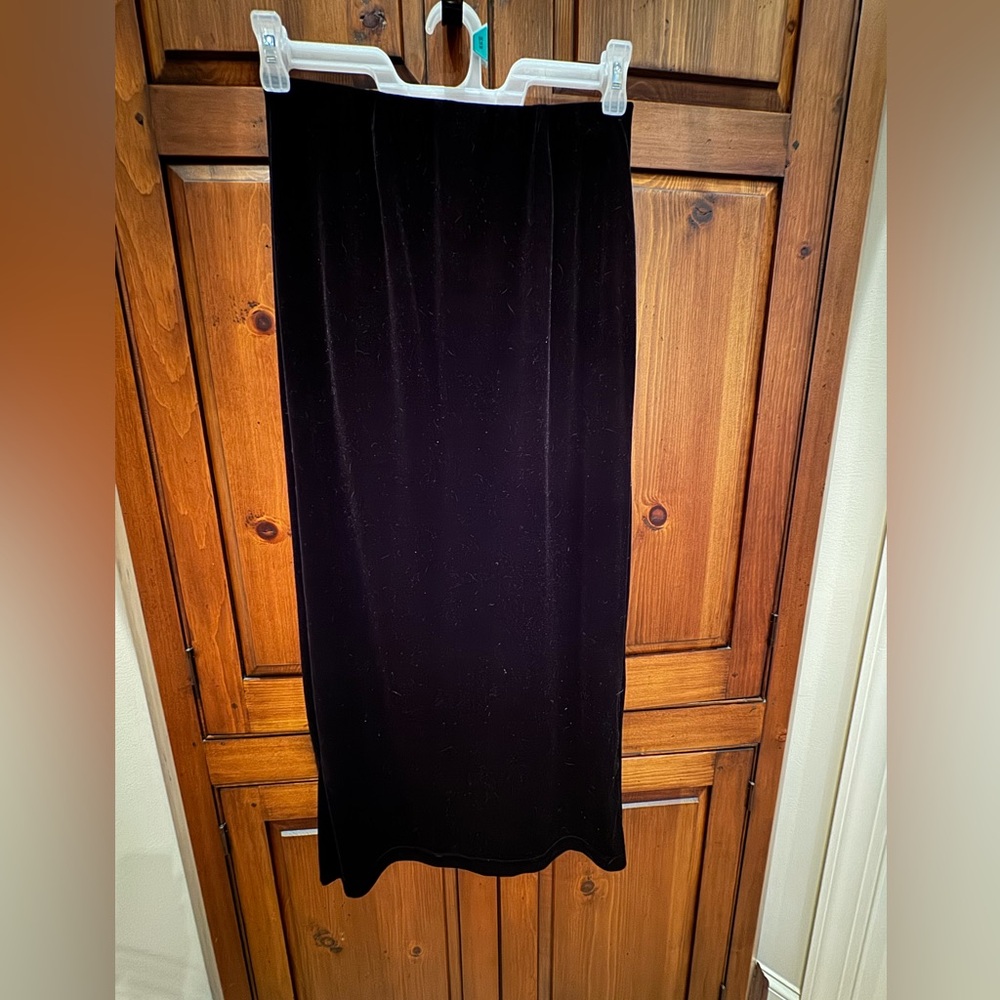 Will Smith Stretch Elegant Black Velvet Slim Maxi Skirt. Size  Medium EUC